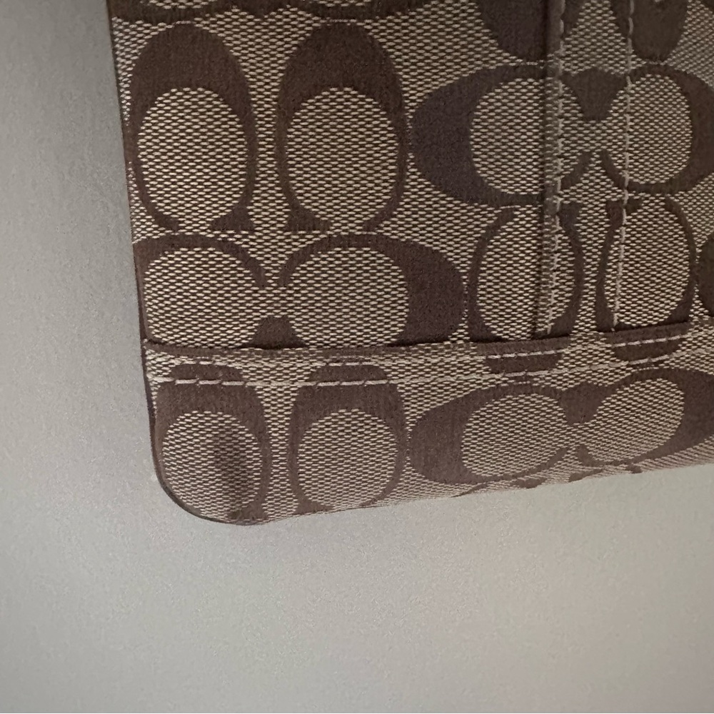 Coach Brown Signature Crossbody with Beige Strap - Picture 6 of 10